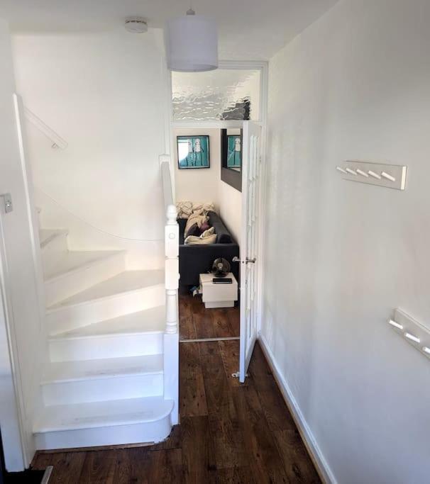 Charming 2-Bed Garden Flat Apartment London Luaran gambar