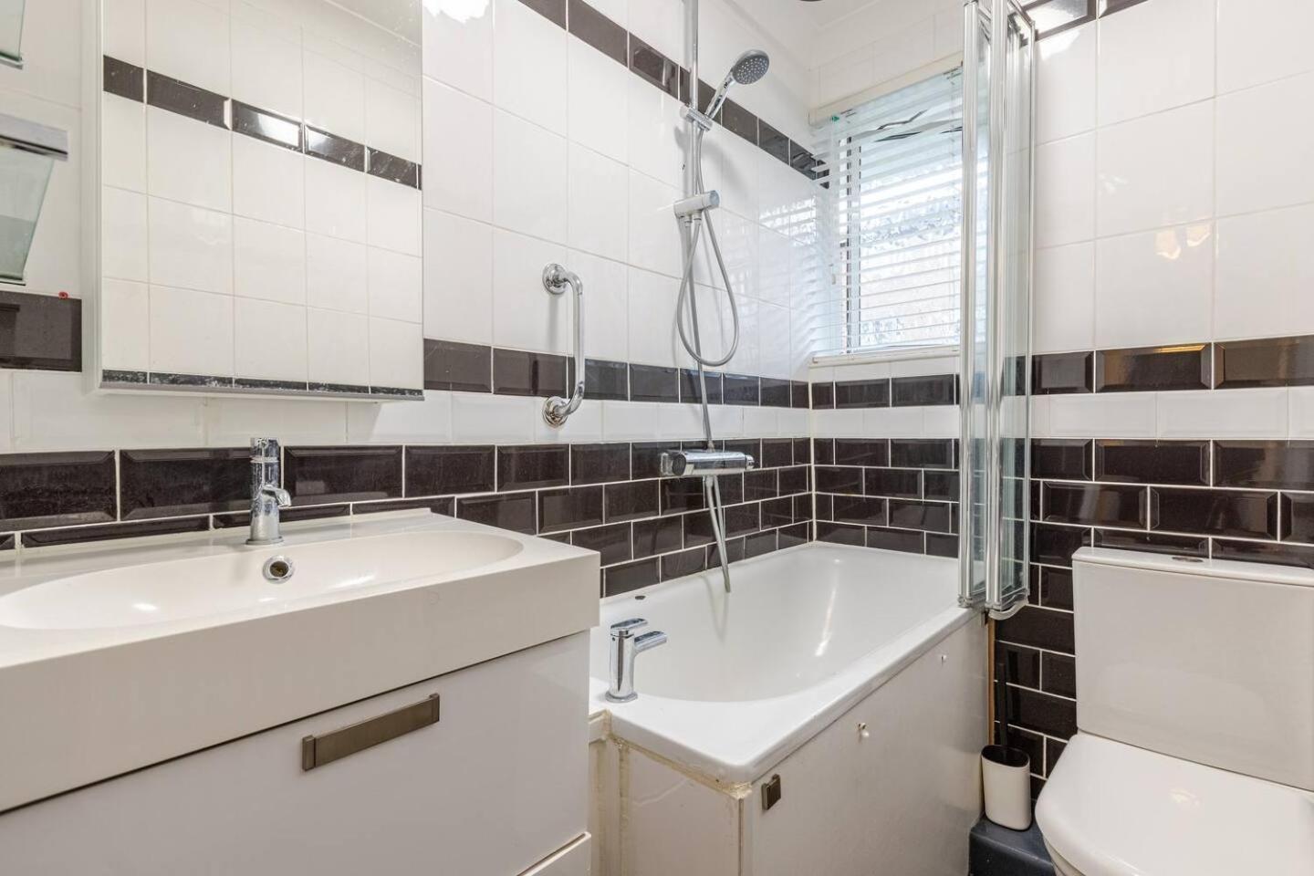 Charming 2-Bed Garden Flat Apartment London Luaran gambar